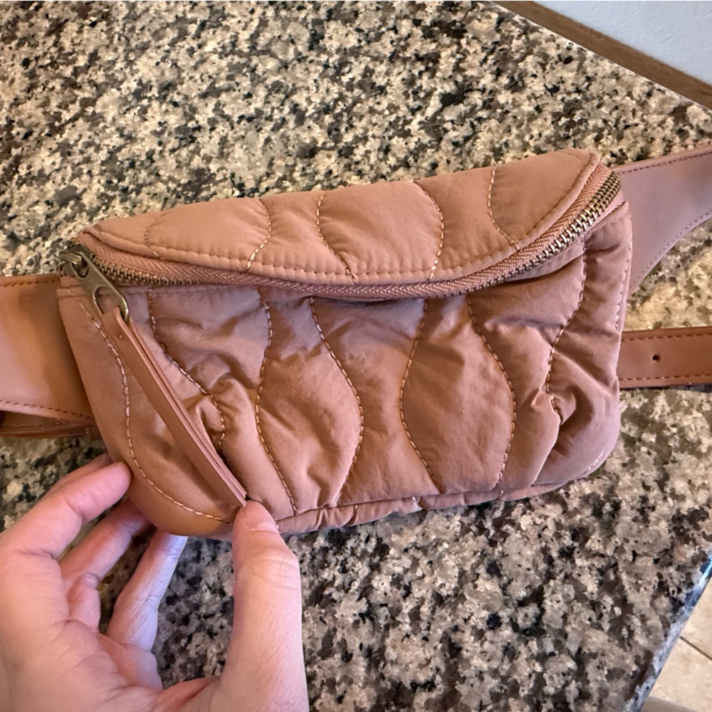 Universal Thread Quilted Crossbody Belt Bag - Mauve Tan